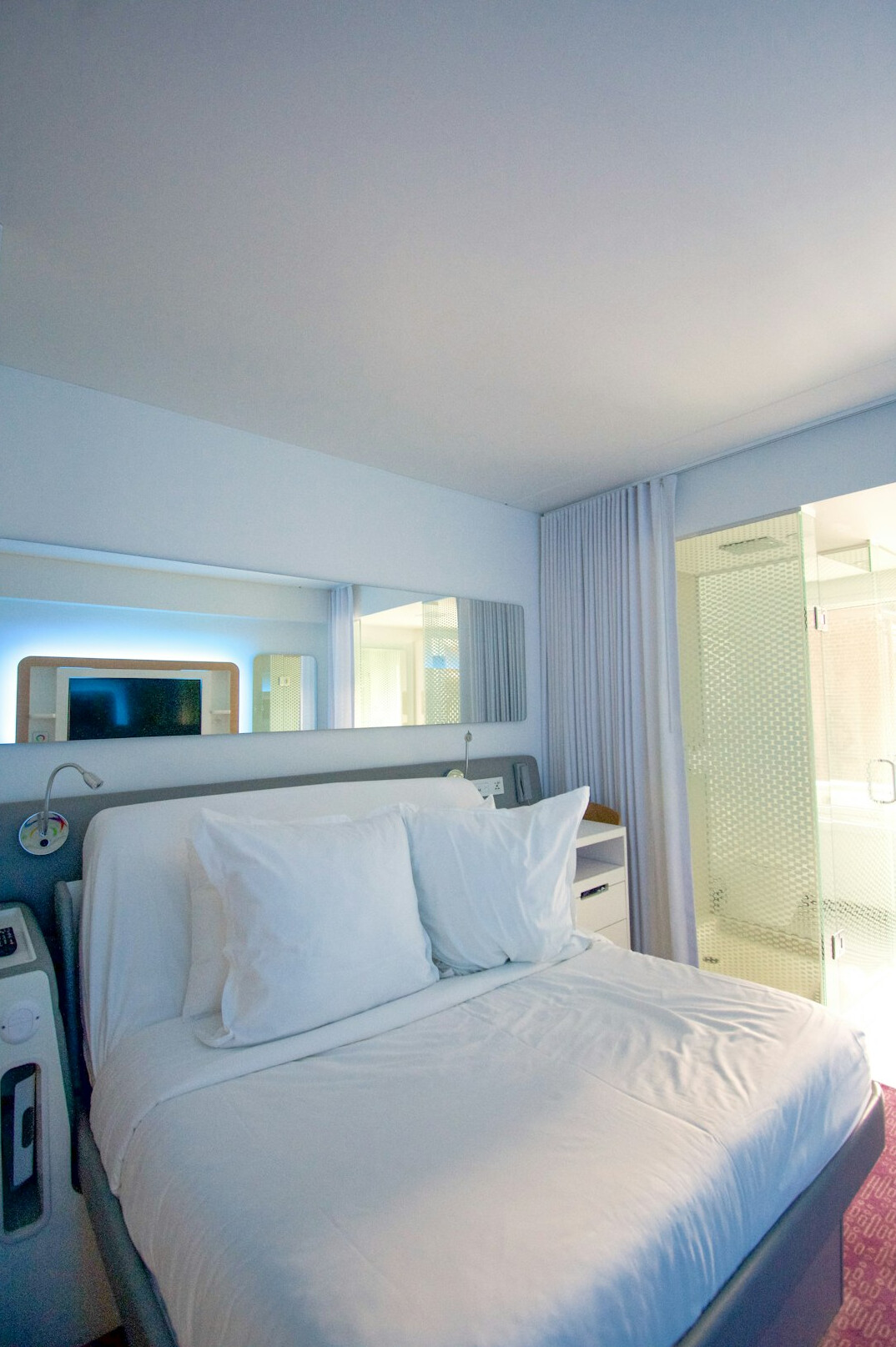 celebrity bedroom suite